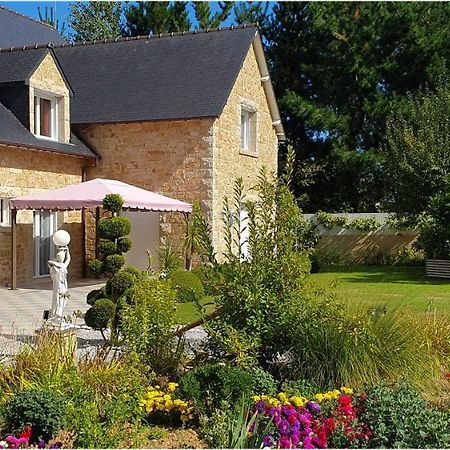 Les Centauris Bed and Breakfast Pléguien Exteriör bild